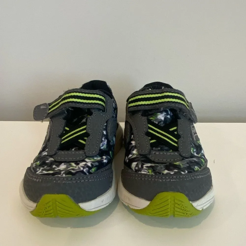 Excellent Condition Baby Saucony Sneakers Size 5